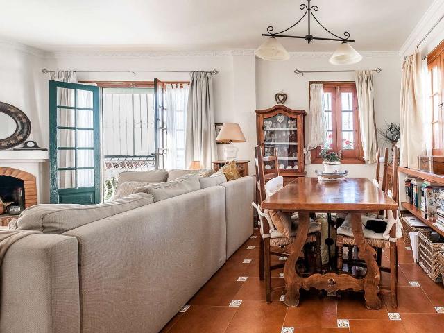 Casa en venta en Nerja, Avda Pescia Ctra de Frigiliana. Casas.