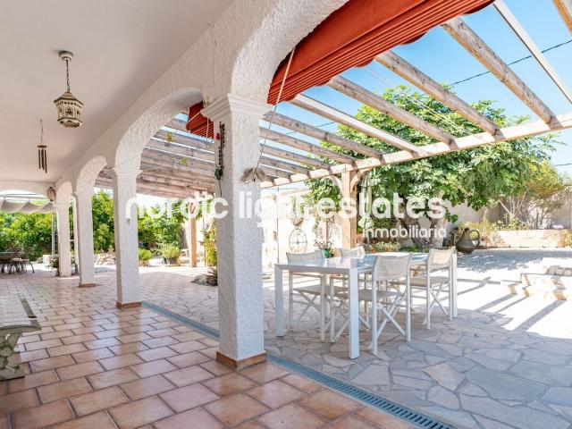 Casa en venta en Nerja, Avda Pescia Ctra de Frigiliana. Casas.