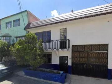 CASA EN VENTA EN NEZA VILLADA
