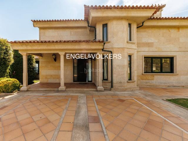 Casa en venta en Nigrán, Panxón. Villa exclusiva en los abetos, Nigrán. Casas.