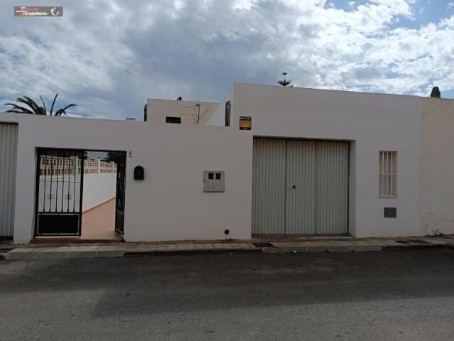 Casa en venta en Níjar, San isidro