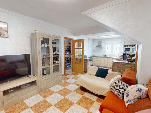 Casa en venta en Níjar, San Isidro Campohermoso. AMPLIA CASA DE DOS PLANTAS EN BUENA UBICACION. Casas.