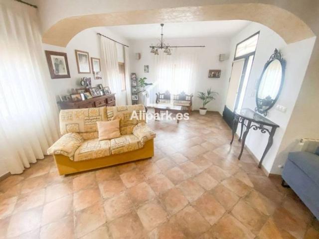 Casa en Venta en Novelda