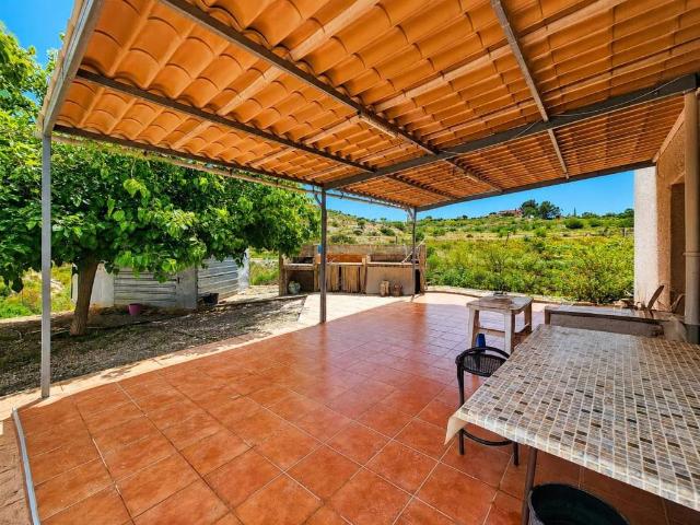 Casa en Venta en Novelda
