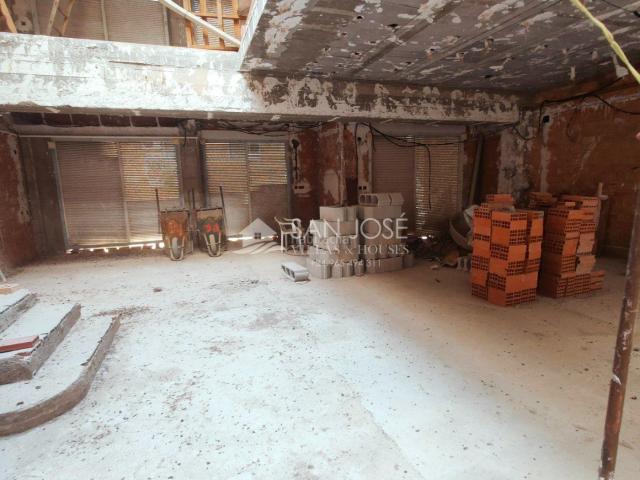Casa en venta en Novelda. SE VENDE EDIFICIO CON SOTANOLOCAL COMERCIAL VIVIENDA DE 2 PLANTAS MAS BUHARDILLA Y TERRAZANOVELDA. Casas.