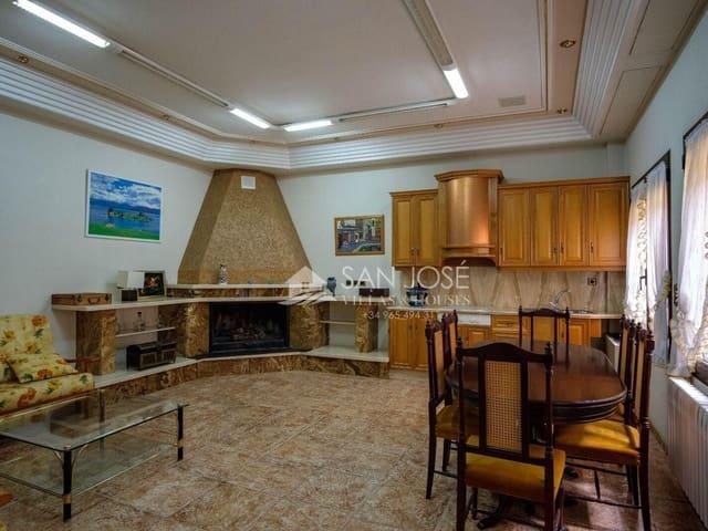 Casa en venta en Novelda, Alicante