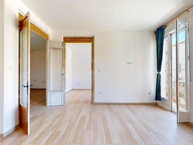 Casa en venta en Novelda. SE VENDE AMPLIA CASA, TOTALMENTE REFORMADA EN AVENIDA REYES CATÓLICOS, NOVELDA. Casas.