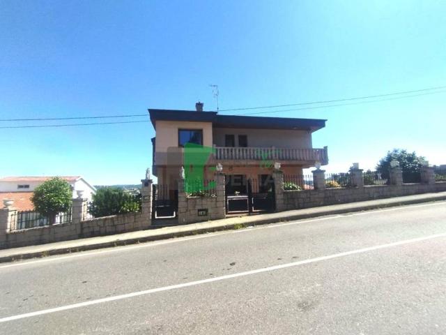 Casa en Venta en Ourense