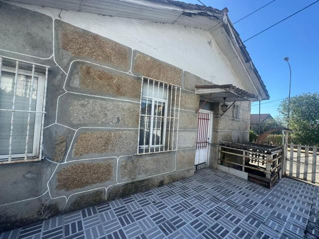 Casa en venta en Ourense, As Lagoas. OPORTUNIDAD CASA EN VENTA EN LA LONIA. Casas.