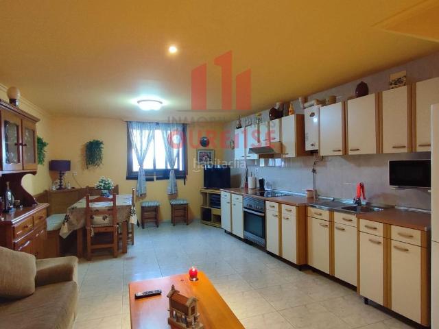Casa en venta en Ourense, Barrocanes. CASA ADOSADA PARA ENTRAR A VIVIR CERCA DE BARROCANES. Casas.