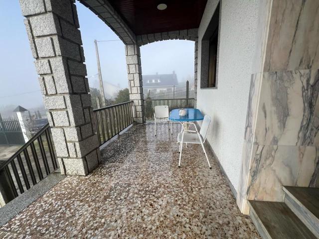Casa en venta en Ourense, San Francisco. CHALET EN VENTA A 5 KM DE LA CIUDAD. Casas.