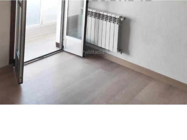 Casa en venta en Ourense, Universidad. Se vende casa reformada de dos plantas en zona LagunasUniversidad. Casas.