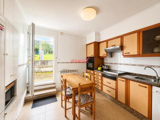 Casa en venta en Ourense, Ventiun. Casas.