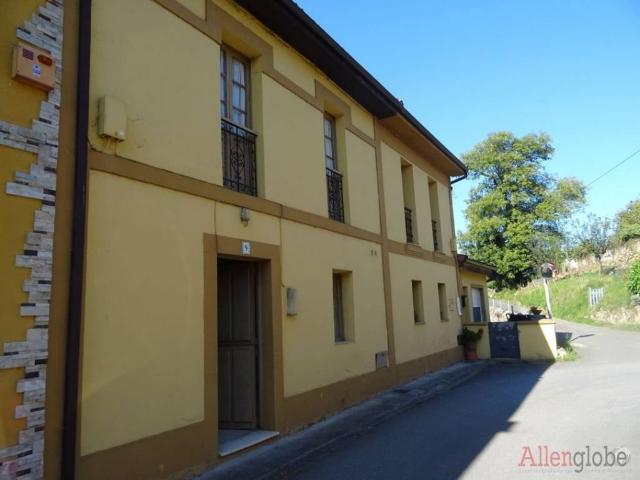Casa en Venta en Oviedo