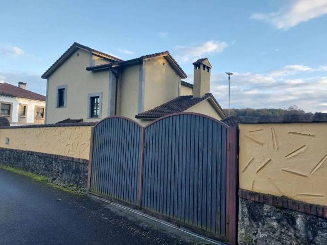 Casa en Venta en Oviedo