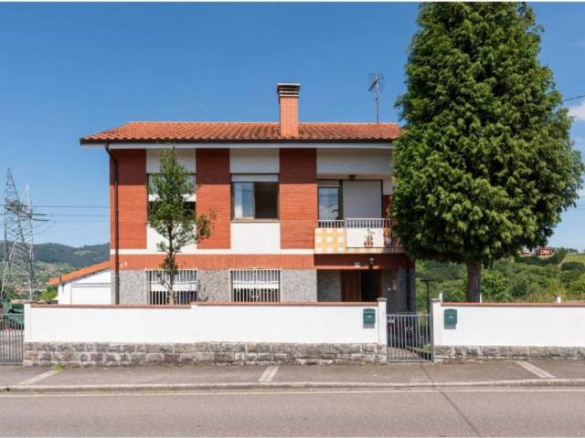 Casa en Venta en Oviedo