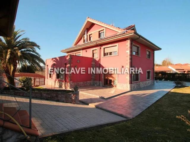 Casa en Venta en Oviedo