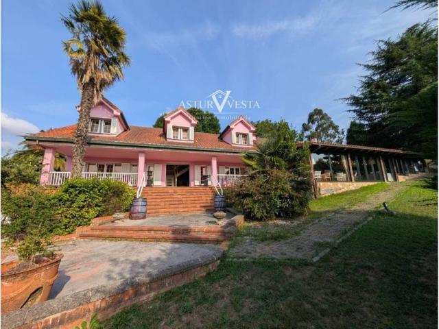 Casa en Venta en Oviedo