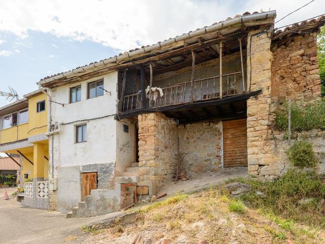 Casa en venta en Oviedo, Parroquias Sur La Manjoya. Casa Asturiana para Reformar con Patio y Terreno Agrario a 5 Minutos de Oviedo. Casas.