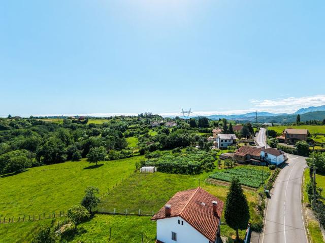 Casa en venta en Oviedo, San Claudio Trubia Las Caldas. ? CHALET INDEPENDIENTE CON PARCELA A 10 MINUTOS DE OVIEDO. Casas.