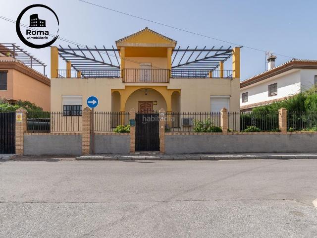 Casa en venta en Ogíjares. Maravillosa chalet Independiente en Ogijares Lomalinda. Casas.