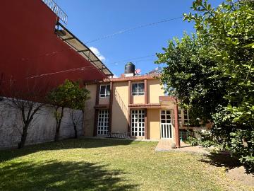 Casa en Venta en Ojo de Agua, Tecámac: Amplia y Bien Ubicada
