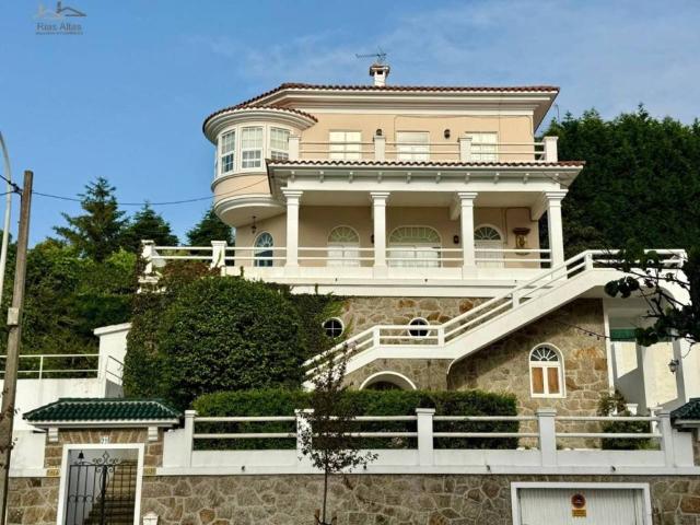Casa en Venta en Oleiros