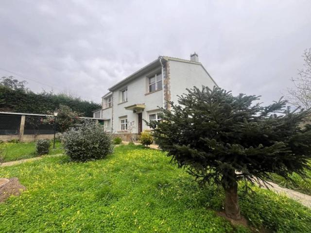 Casa en Venta en Oleiros