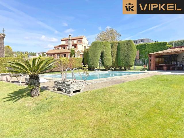 Casa en venta en Oleiros La Coruña