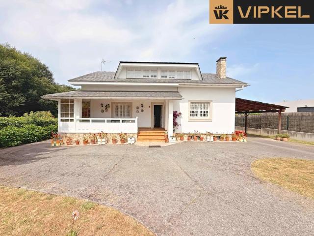 Casa en venta en Oleiros La Coruña
