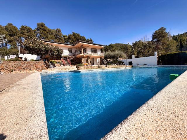 Casa en venta en Olesa de Bonesvalls. Casas Olesa de.