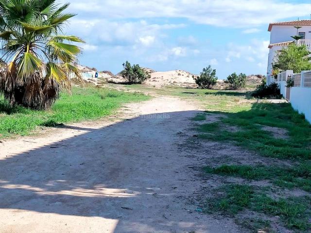 Casa en venta en Oliva, Oliva Nova. Precioso chalet pàreado, a tan sólo 20 metros del mar!. Casas.