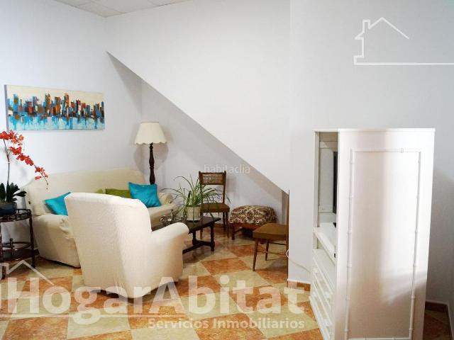 Casa en venta en Oliva, Oliva Pueblo. AMPLIA CASA CON DOS TERRAZAS Y BALCÓN EN EL CENTRO. Casas.