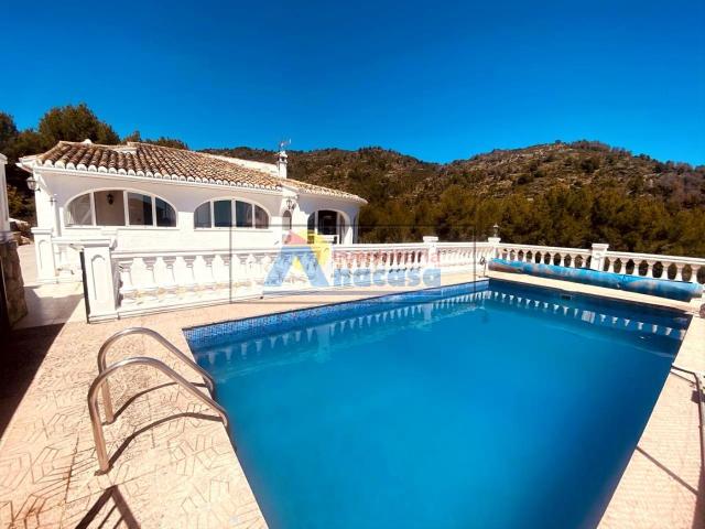 Casa en venta en Oliva, Oliva Pueblo. CHALET CON PISCINA Y FANTÁSTICAS VISTAS. Casas.