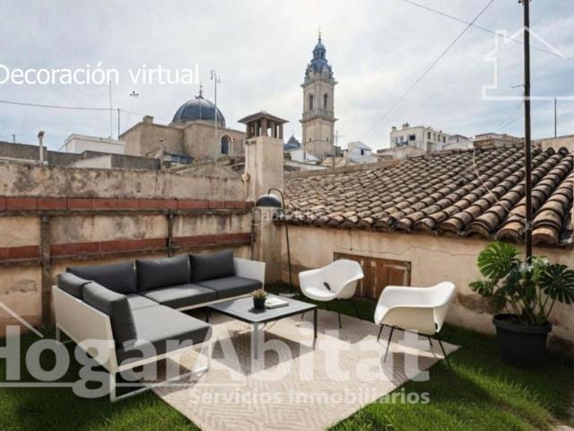 Casa en venta en Oliva, Oliva Pueblo. OPORTUNIDAD DE INVERSIÓN! AMPLIA CASA CON TERRAZA EN EL CENTRO. Casas.