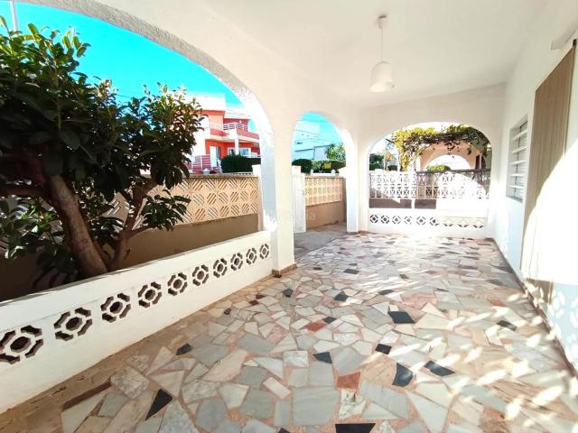 Casa en venta en Oliva, Oliva Playa. Chalet a 30 metros dela playa de Oliva. Casas.