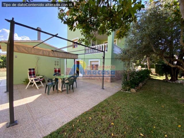 Casa en venta en Oliva, Oliva Playa. CHALET EN PLAYA DE OLIVA A 400 M DEL MAR. Casas.