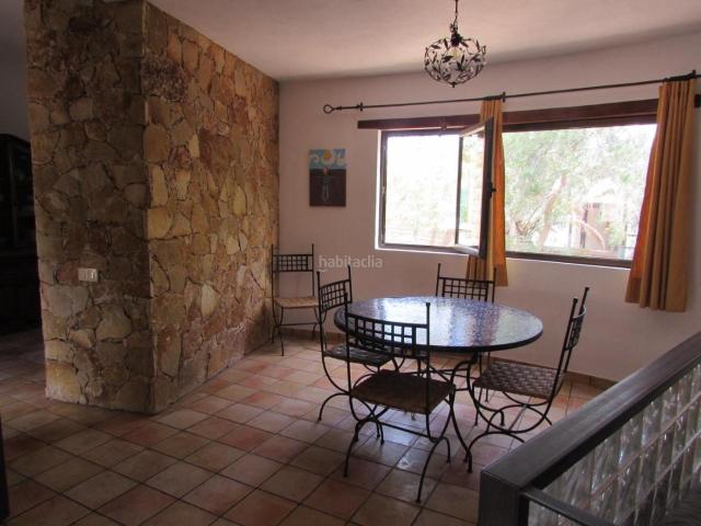 Casa en venta en Oliva La, Tindaya. EXCLUSIVA CASA TERRERA EN TINDAYA, LA OLIVA ENCANTO RURAL Y EFICIENCIA MODERNA. Casas Oliva.