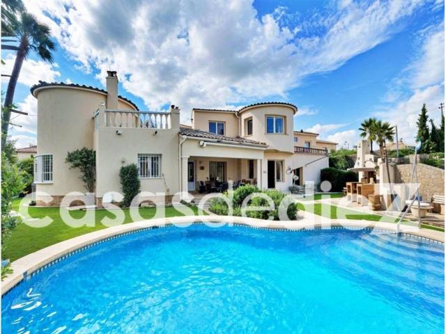 Casa en Venta en Oliva