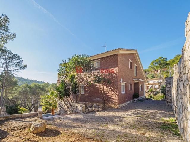 Casa en venta en Olivella. Chalet en perfecto estado en Les Colines. Casas.