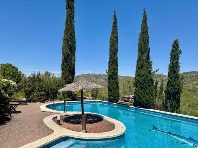 Casa en venta en Olivella. Exclusiva vivienda independiente con 7.000 m2 de parcela y vistas al Parque Natural del Garraf. Casas.