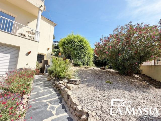 Casa en venta en Olivella. Vivienda piscina y licencia turística en Las Colinas, Olivella. Casas.