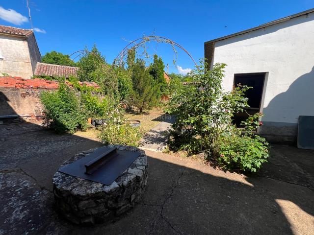 Casa en venta en Olmos de Ojeda. Casa con jardín y parcelas rústicas en venta en San Pedro de Ojeda Palencia. Casas Olmos de.