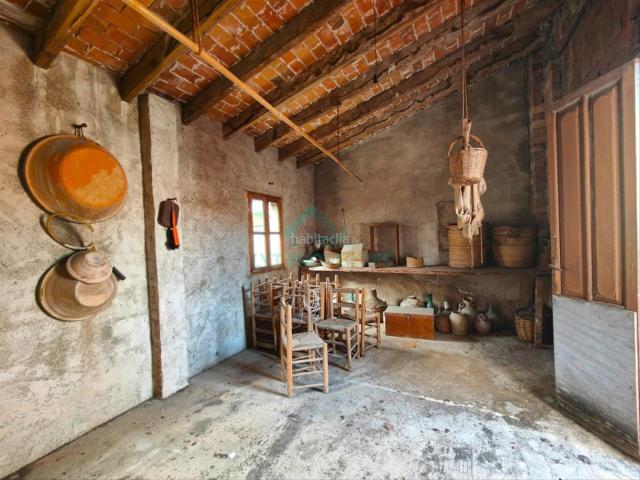 Casa en venta en Ondara. Amplia casa de pueblo de dos alturas con terraza a reformar en Ondara. Casas.