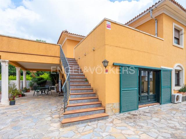 Casa en venta en Ondara. Chalet independiente en suelo Urbano. Casas.