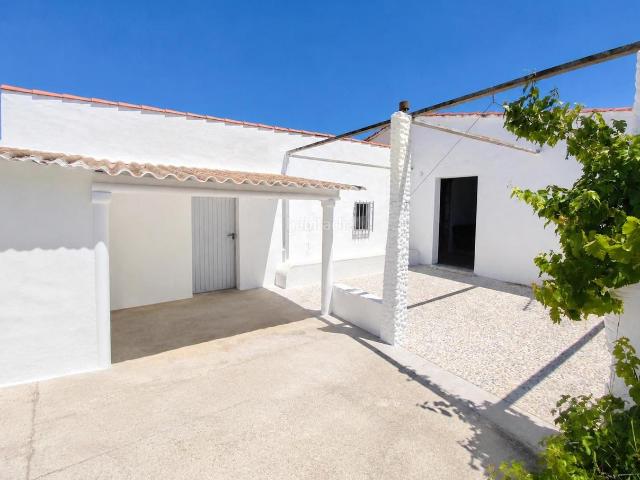 Casa en venta en Onil. VENDE CASA CAMPO ONIL CON TERRENO 10.000m AGUA Y LUZ. Casas.