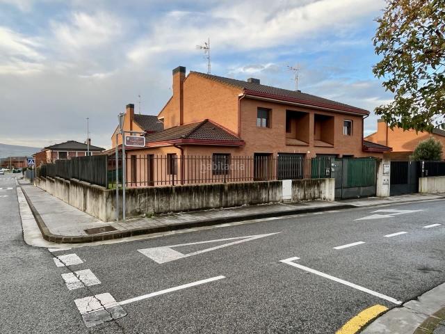 Casa en venta en Orcoyen. Casas.