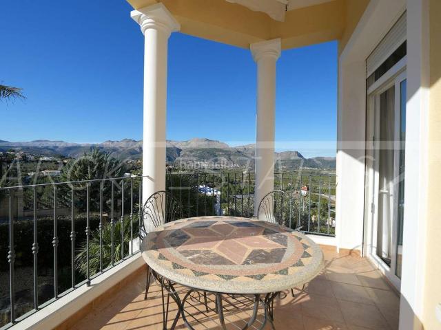 Casa en venta en Orba. Casas.