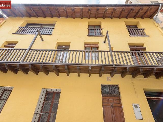 Chalet en venta en Organyà, de 426 m² 8 habitaciones por 375.000