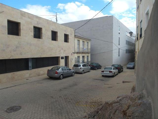 Casa en venta en Orihuela, Orihuela Ciudad. A tres calles para hacerte lo que quieras. Casas.